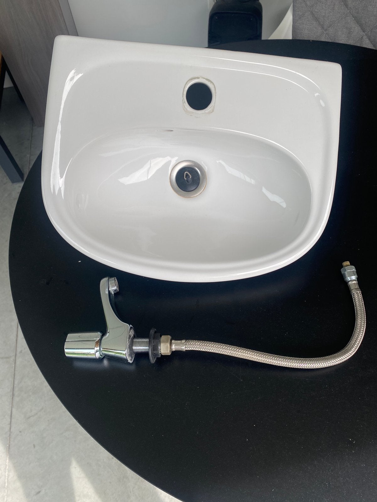 WC wastafel met kraan, Ophalen, Gebruikt, Wastafel