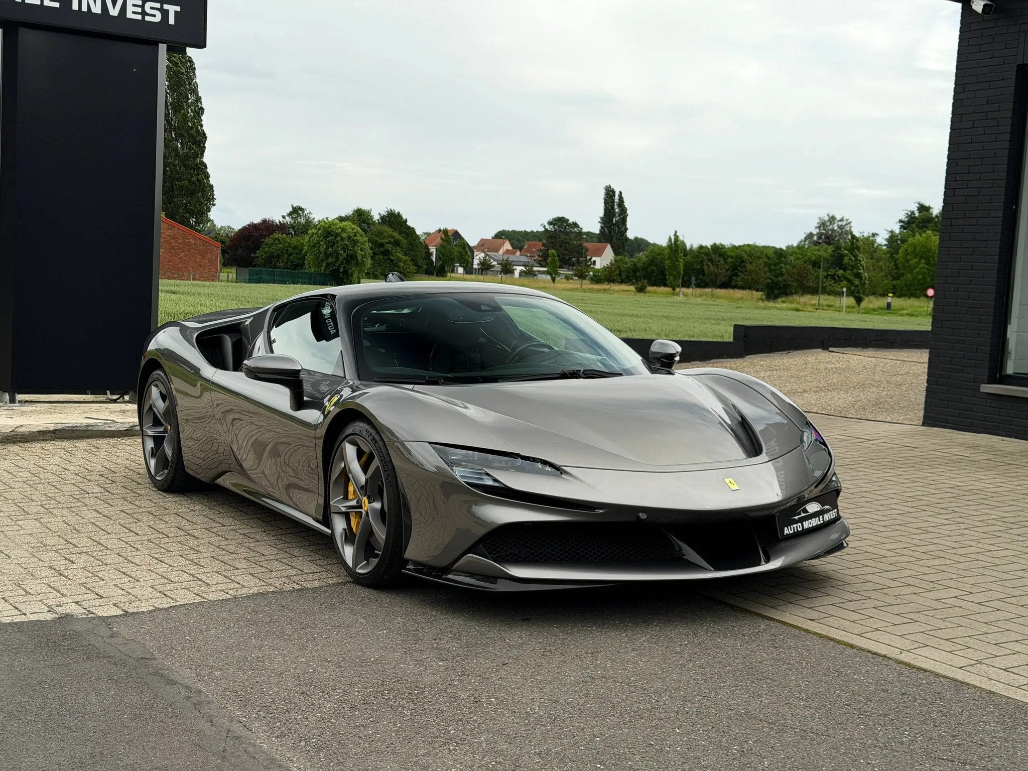 Ferrari SF90 Stradale PACK FIORANO//PACK CARBONE//COMME NEUV, Autos, Cuir, Argent ou Gris, 736 kW, Euro 6