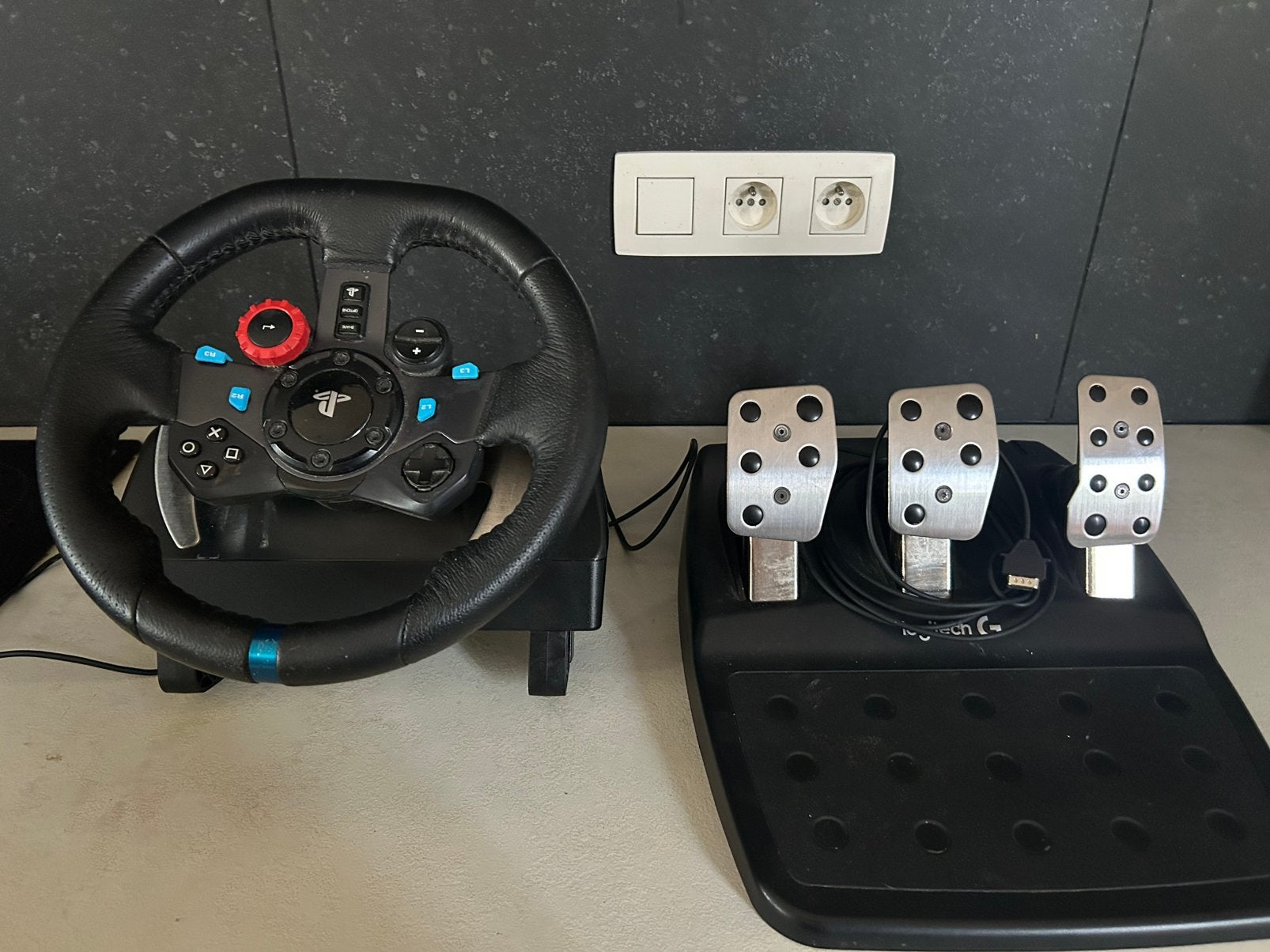 Race stuur en pedalen logitech, Enlèvement, Comme neuf