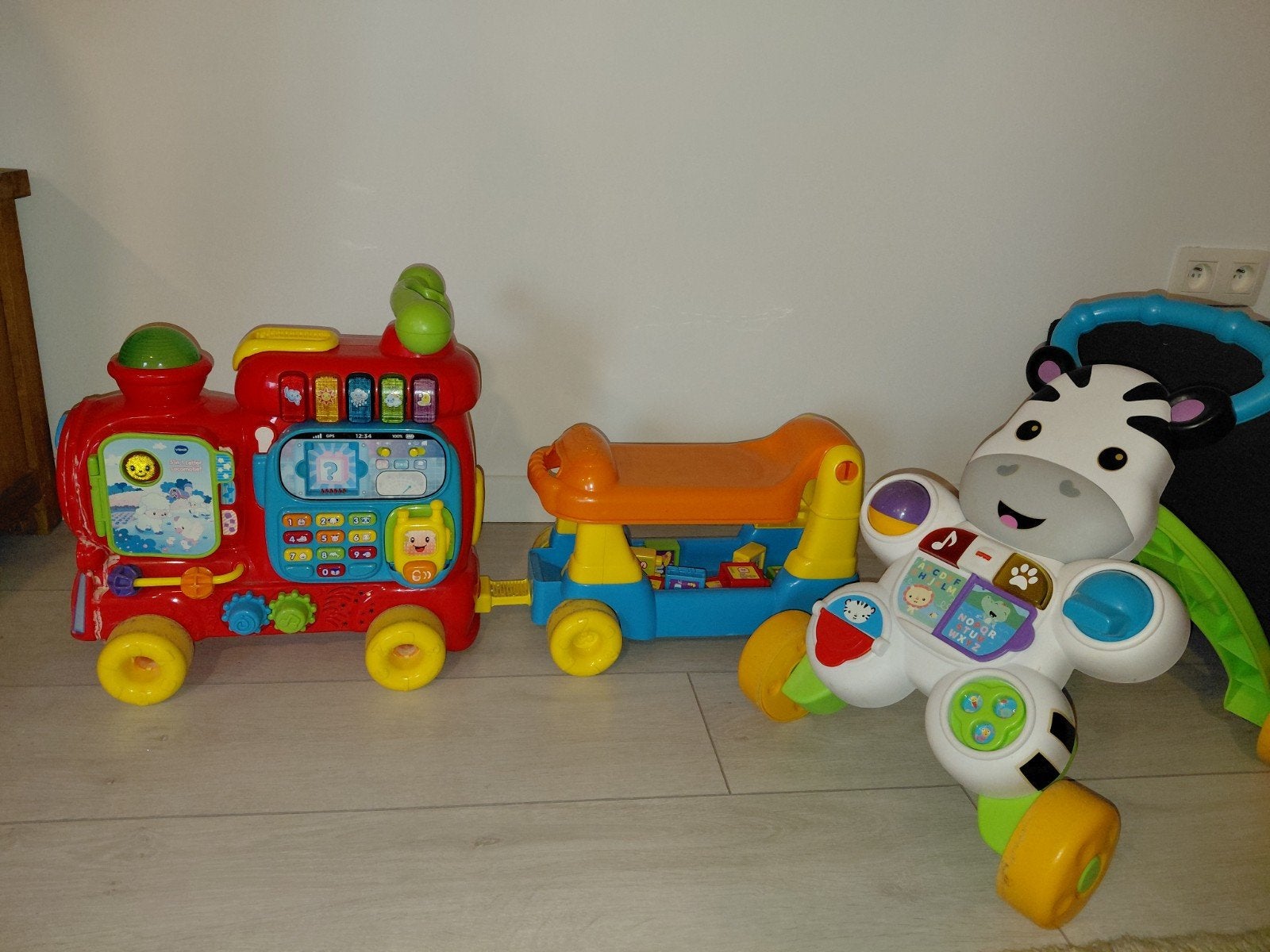 vtech trein en loopwagentje, Kinderen en Baby's, Speelgoed | Vtech, Ophalen