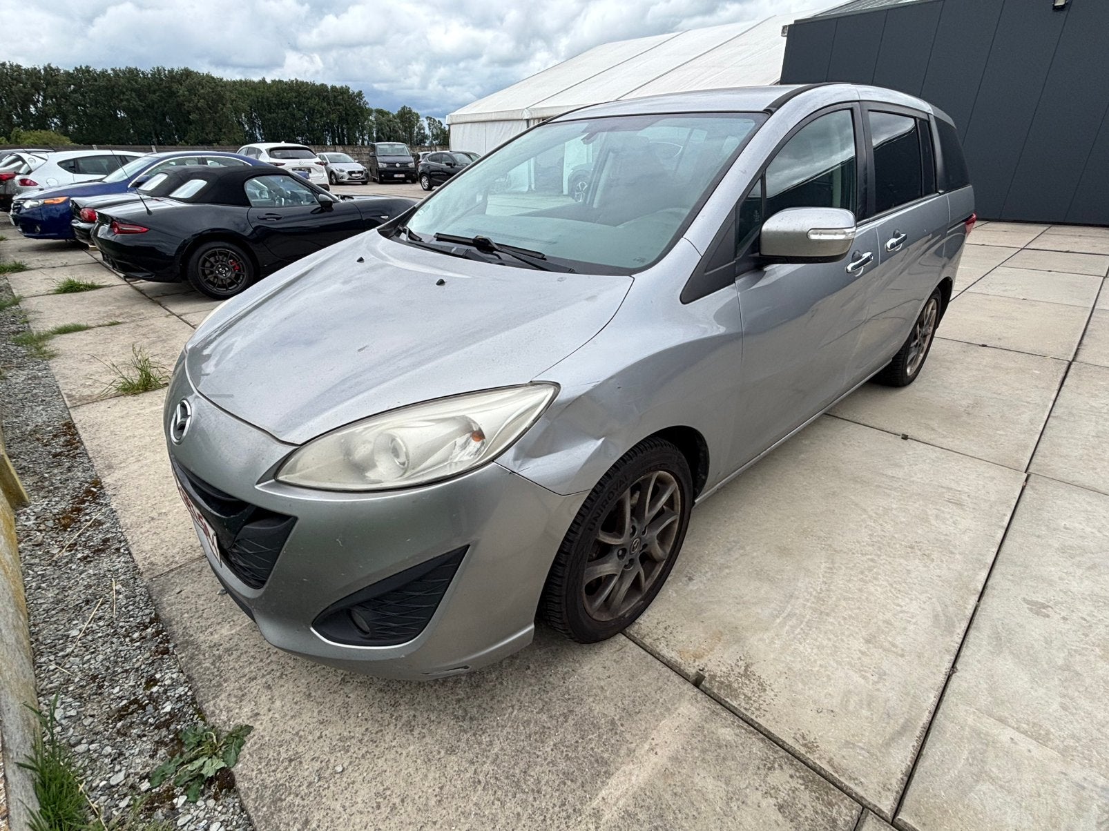 Mazda 5 1.6 CDVi / start en rijdt NIET, Autos, Mazda, Entreprise, 7 places, Boîte manuelle, Noir