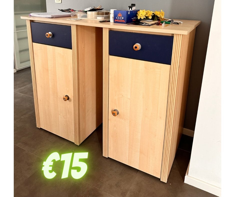 Table et Armoire de Cuisine ou de salon, Tuin en Terras, Ophalen, Zo goed als nieuw