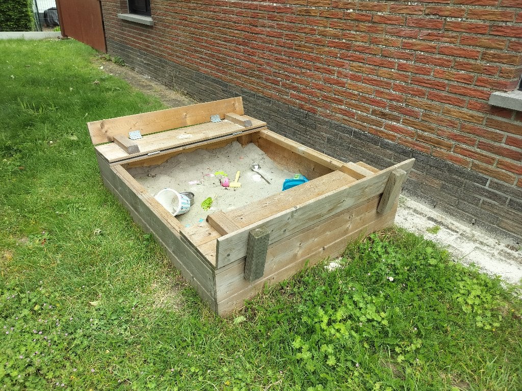 Zandbak met deksel/ bankjes 150*120, Ophalen, Zo goed als nieuw