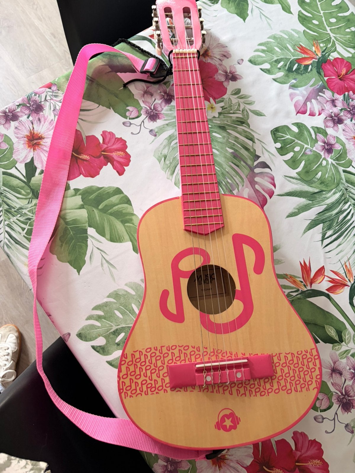 Guitare pour petite fille, Enlèvement, Comme neuf