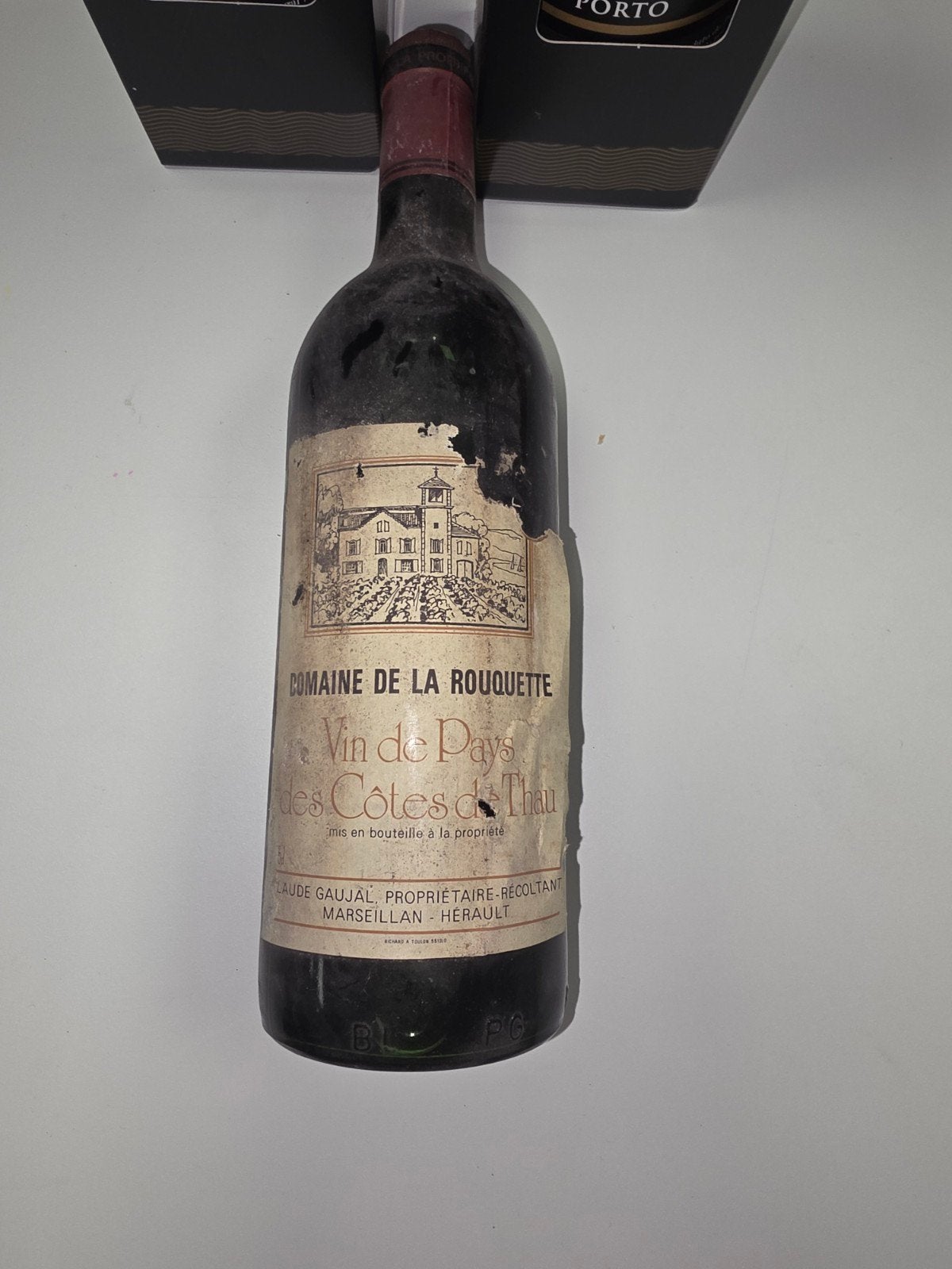Oude fles Domaine de la Rouquette – Vin de Pays des Côtes de, Verzamelen, Wijnen, Ophalen, Rode wijn