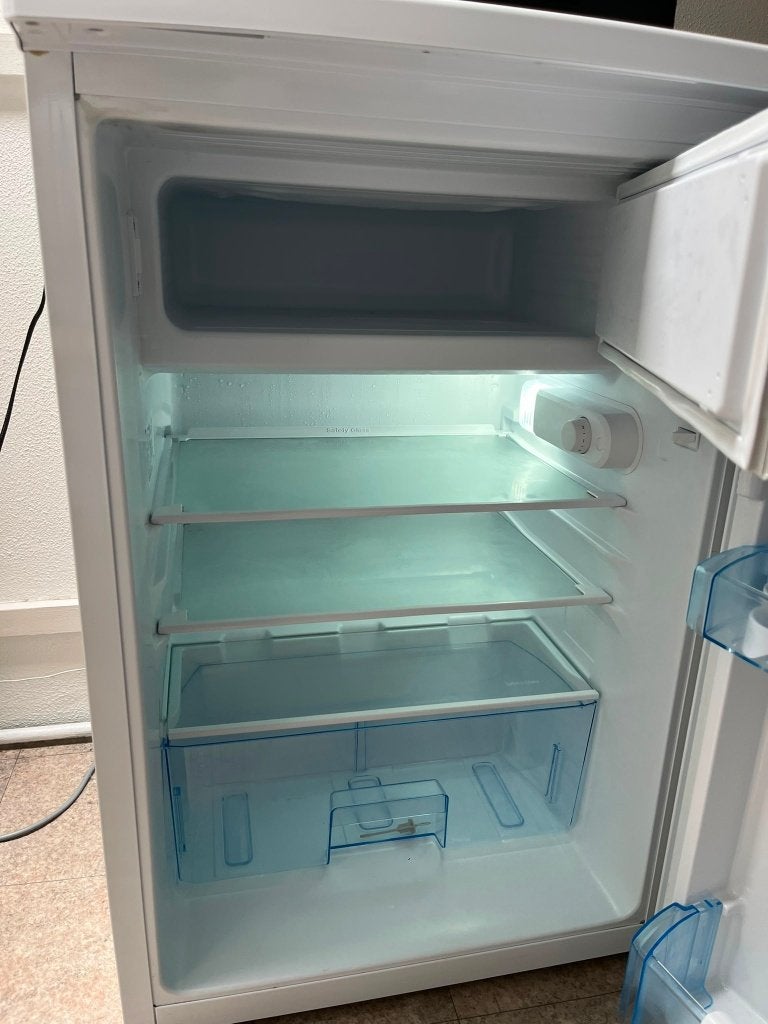 Frigo Beko TSE1283, Electroménager, Avec compartiment congélateur, Comme neuf, Enlèvement, 45 à 60 cm