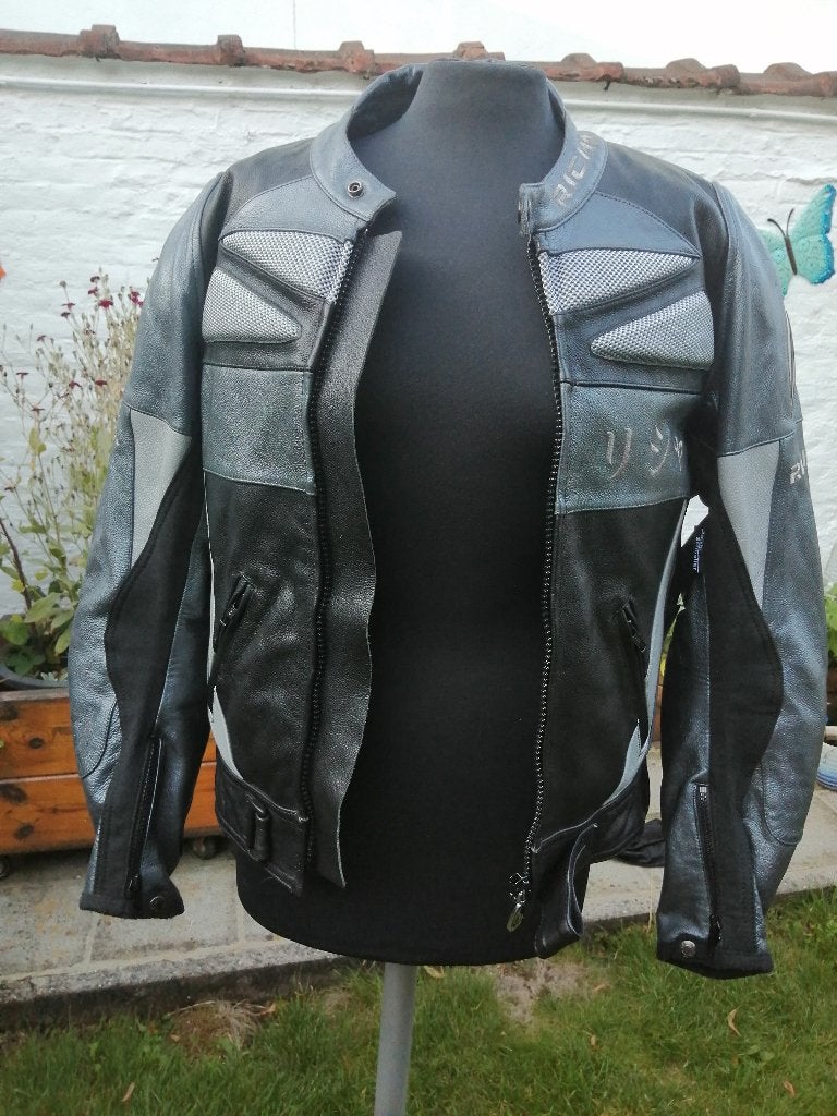 Veste en cuir de moto Richa noire/grise T40, Motos, Seconde main, Enlèvement ou Envoi, Femmes, Manteau | cuir