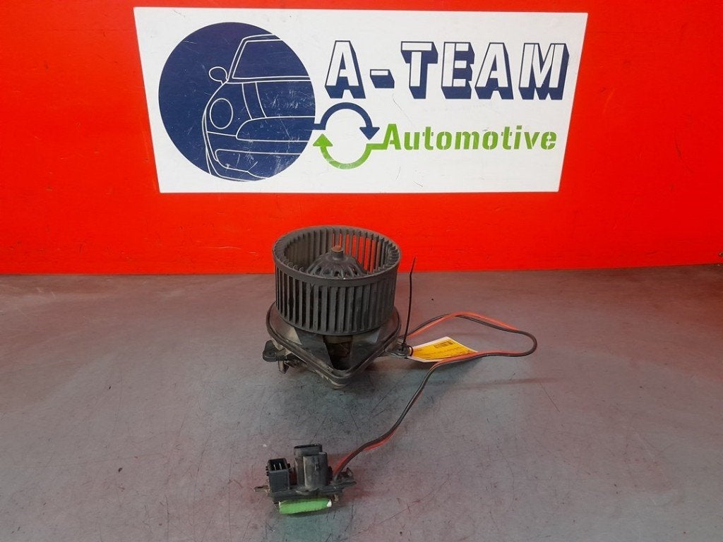 VENTILATEUR RADIATEUR MOTEUR Opel Vivaro (01-2000/07-2014), Valeo, Opel, Utilisé, 100, rue de Courcelles
75017  Paris, FR