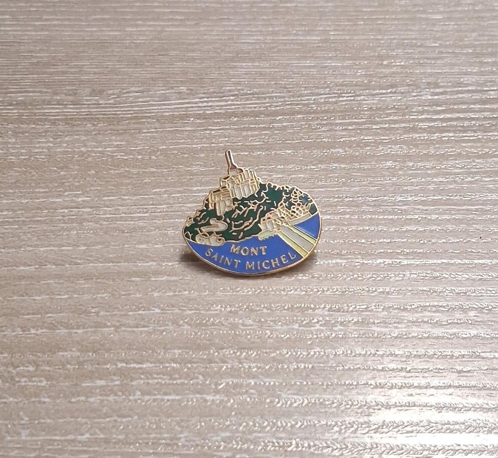 PIN - MONT-SAINT-MICHEL - FRANCE - FRANKRIJK, Verzamelen, Verzenden, Gebruikt, Stad of Land, Speldje of Pin