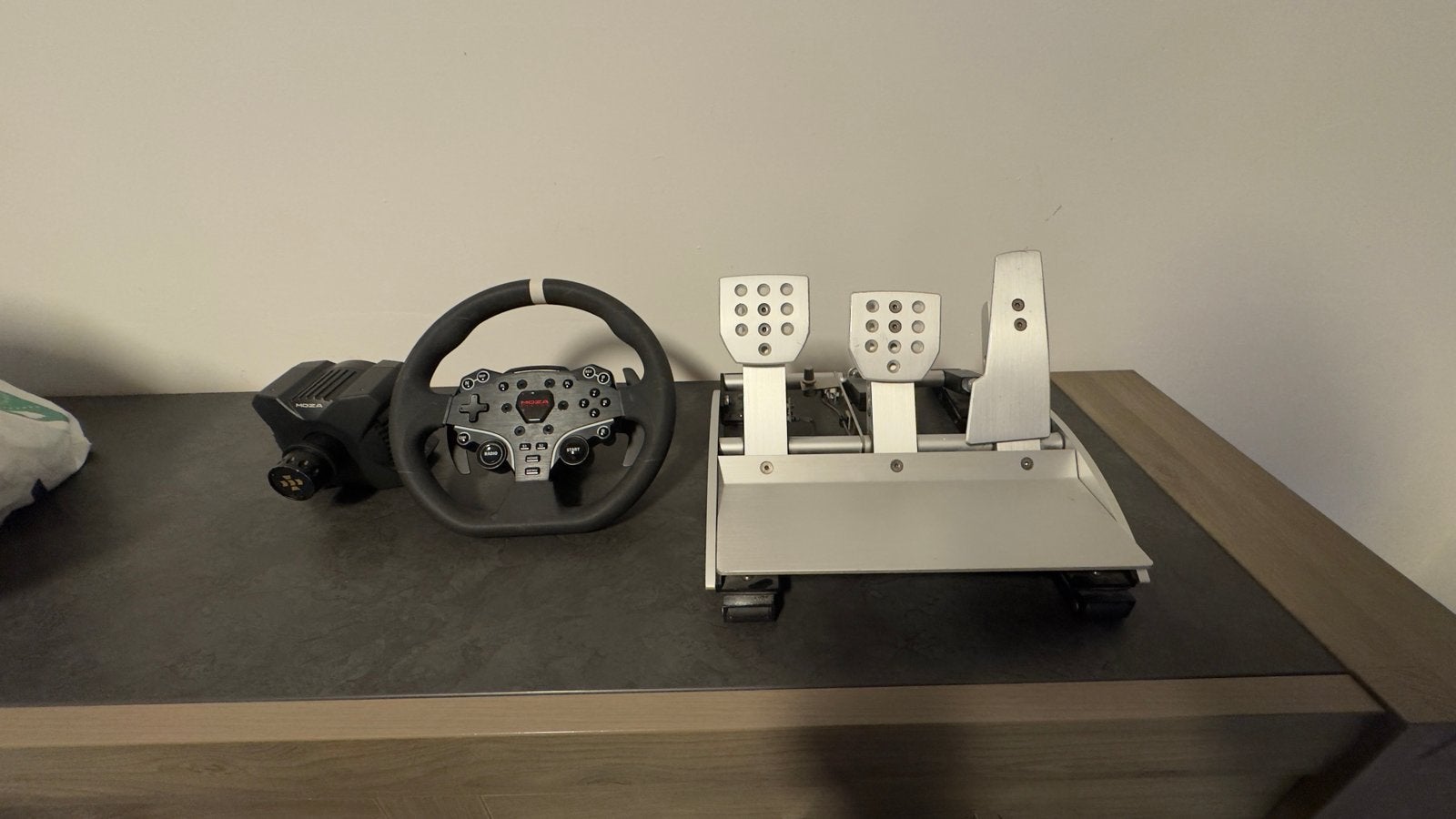 Moza r3  Fanatec ledals v2, Ophalen