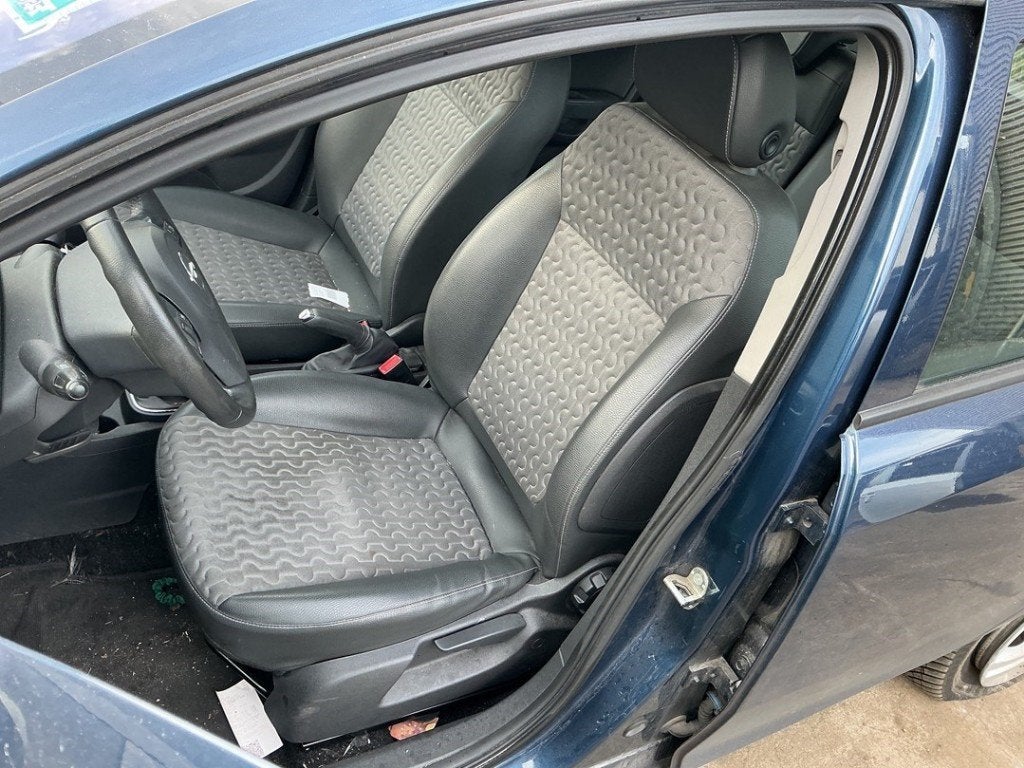 INTERIEUR COMPLET Opel Corsa D (01-2006/12-2014), Autos : Pièces & Accessoires, Opel, Opel Automobile GmbH, Utilisé, Kontakt-opel@opel.com