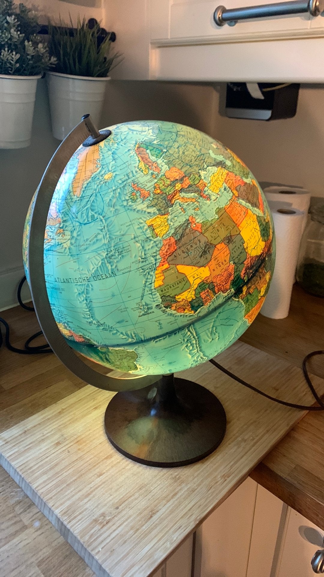 Wereldbol met lamp, Ophalen, Kunststof, Fysische wereldbol, Verlicht