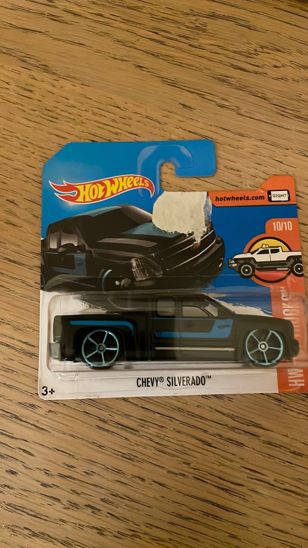 Chevy Silverado - HW Hot Trucks 2017 (Carte endommagée), Enlèvement ou Envoi, Comme neuf, Voiture
