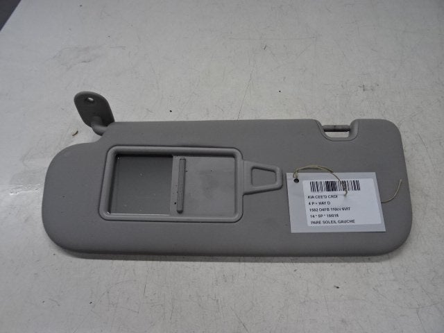PARE-SOLEIL GAUCHE Kia Cee'd (JDB5) (01-2012/07-2018), Kia, Mevr. I. Hauben, Utilisé, Rue de l'Espoir 34 34
4030  GRIVEGNÉE, BE