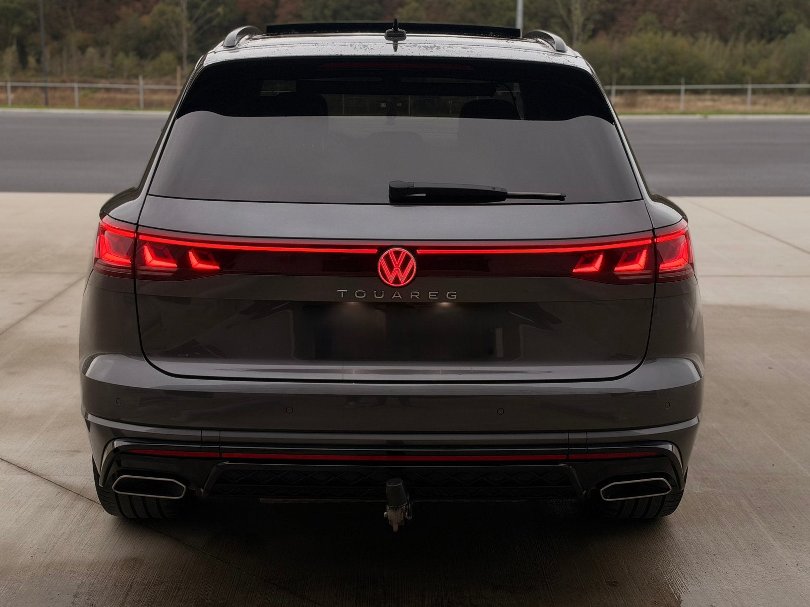 Vw Touareg 3.0 TDI V6 R-Line Individual 2024, Autos, Cuir, Argent ou Gris, Achat, Euro 6