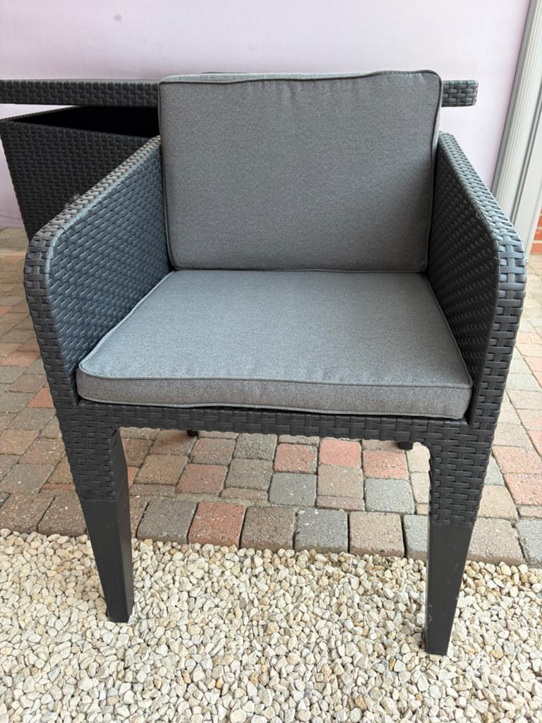Keter Colombia tuinset met 4 stoelen grijs., Ophalen, Zo goed als nieuw