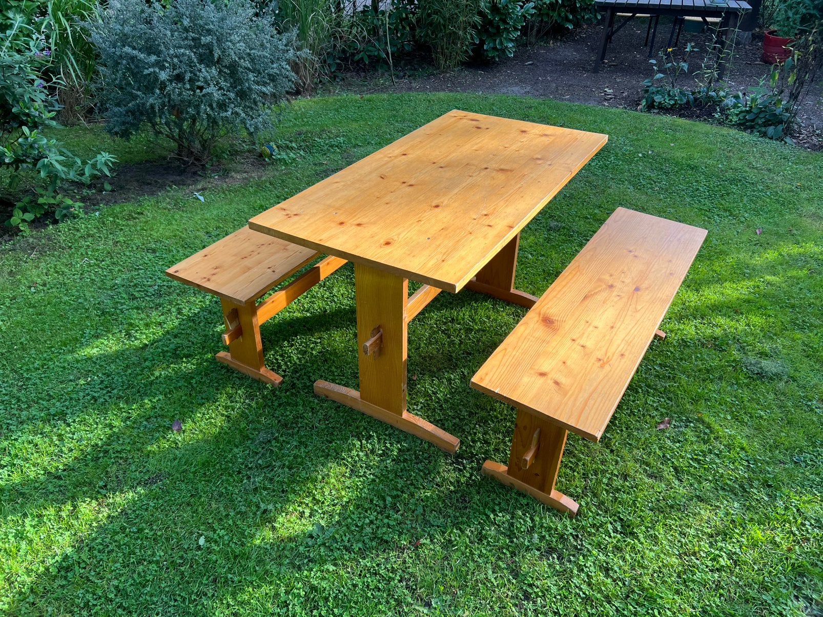 Set de pique-nique robuste en bois massif - table + 2 bancs, Jardin & Terrasse, Enlèvement, Comme neuf, Bois