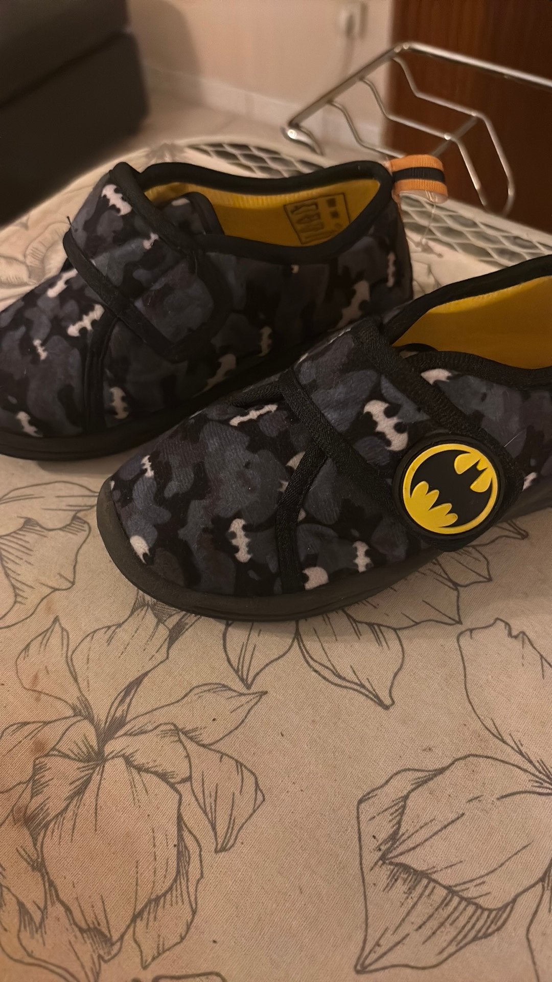Leuke pantoffels Batman, maat 27, Ophalen, Overige typen, Nieuw, Jongen