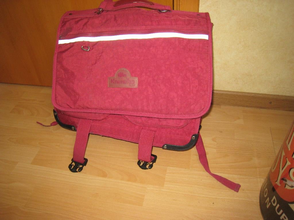 Malette et plumier, Bijoux, Sacs & Beauté, Sacs | Cartables, Enlèvement, Rouge