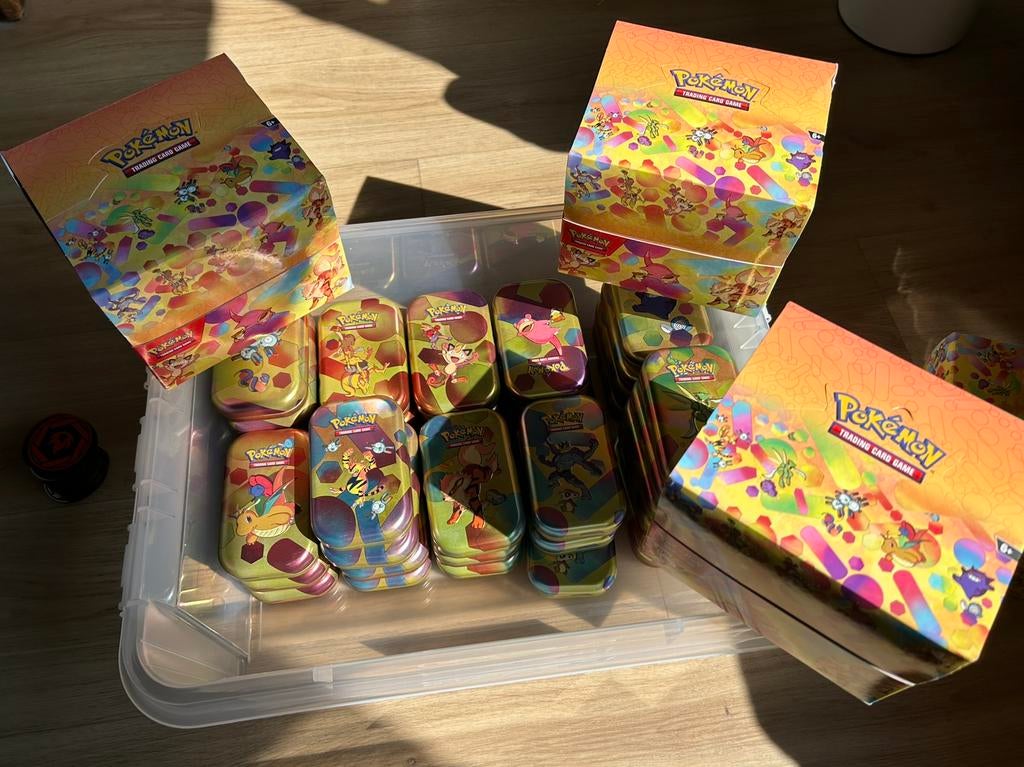 Pokemon 151 lege tinnen doosjes, Hobby en Vrije tijd, Verzamelkaartspellen | Pokémon, Ophalen, Zo goed als nieuw