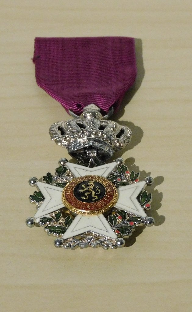 Ridder in de Leopoldsorde Medaille Groot metalen model, Ophalen, Zilver