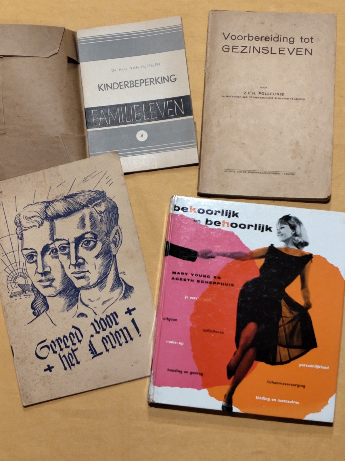 Voorlichtings- en levensstijlboeken 1941-1948-1950-1963, Ophalen of Verzenden, Gelezen