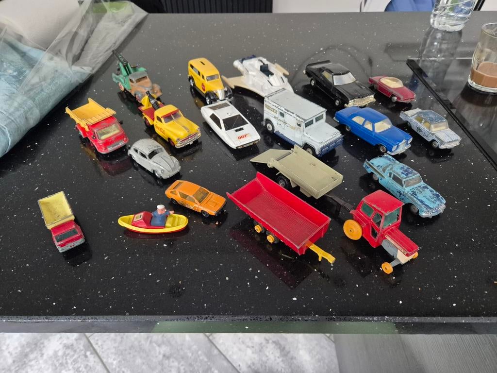 Superbe lot dinky toys et corgy