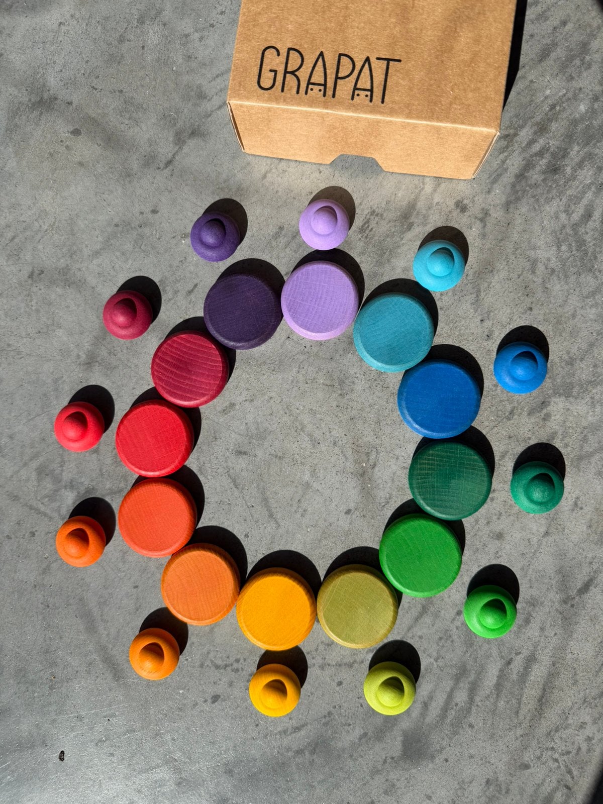 Set arc-en-ciel Grapat - pièces en bois et mandalas, Enlèvement ou Envoi, Comme neuf