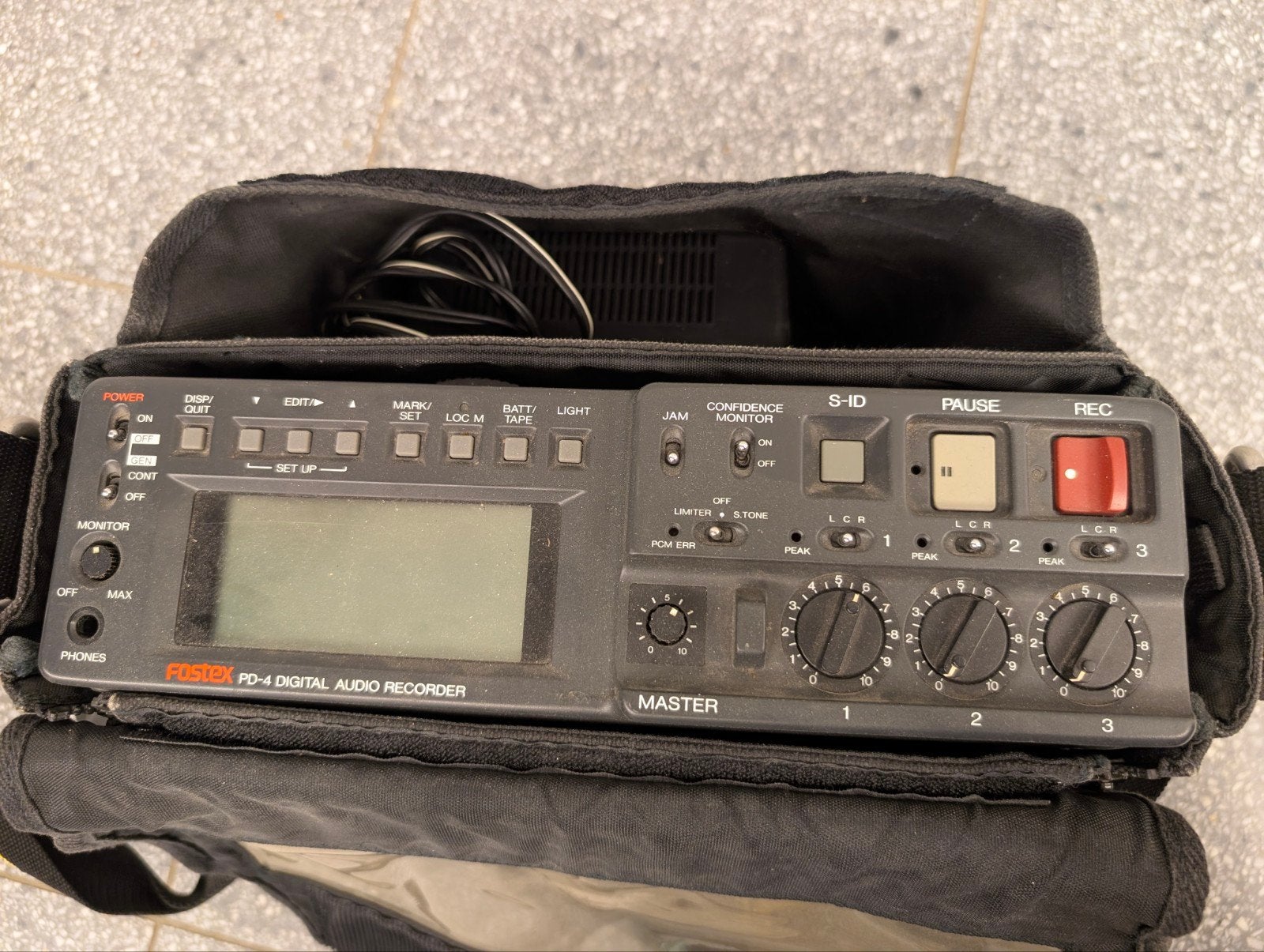 Enregistreur DAT professionnel Fostex PD-4 + sac et aliment, TV, Hi-fi & Vidéo, Enlèvement ou Envoi, Utilisé, Audio