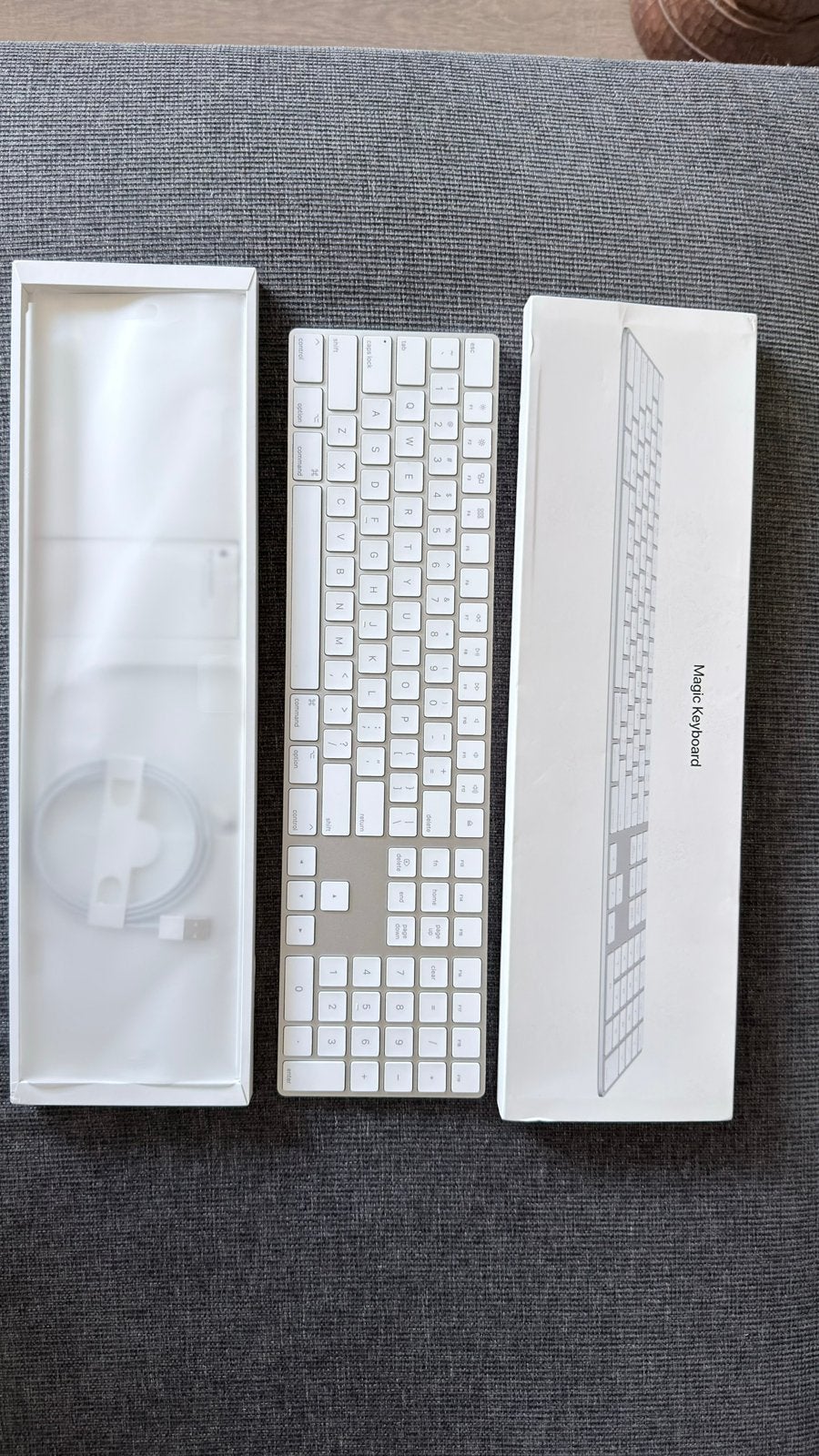 Magic Keyboard Apple QWERTY, Computers en Software, Toetsenborden, Ophalen, Zo goed als nieuw, Draadloos, Oplaadbaar