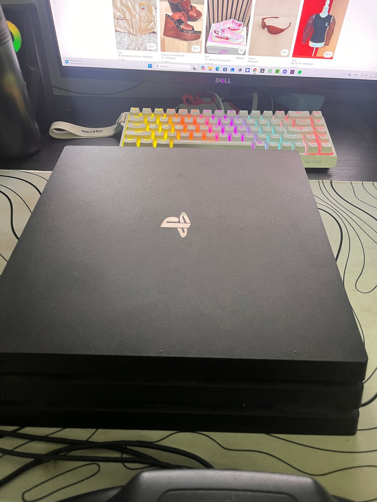 Playstation 4 pro 1tb zonder controller en gams, Consoles de jeu & Jeux vidéo, Consoles de jeu | Sony PlayStation 4, Utilisé, Pro
