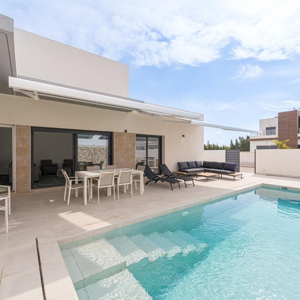 Villa met zwembad te koop in Spanje, Immo, 100 m², Dorp, Spanje, Alicante Torrevieja