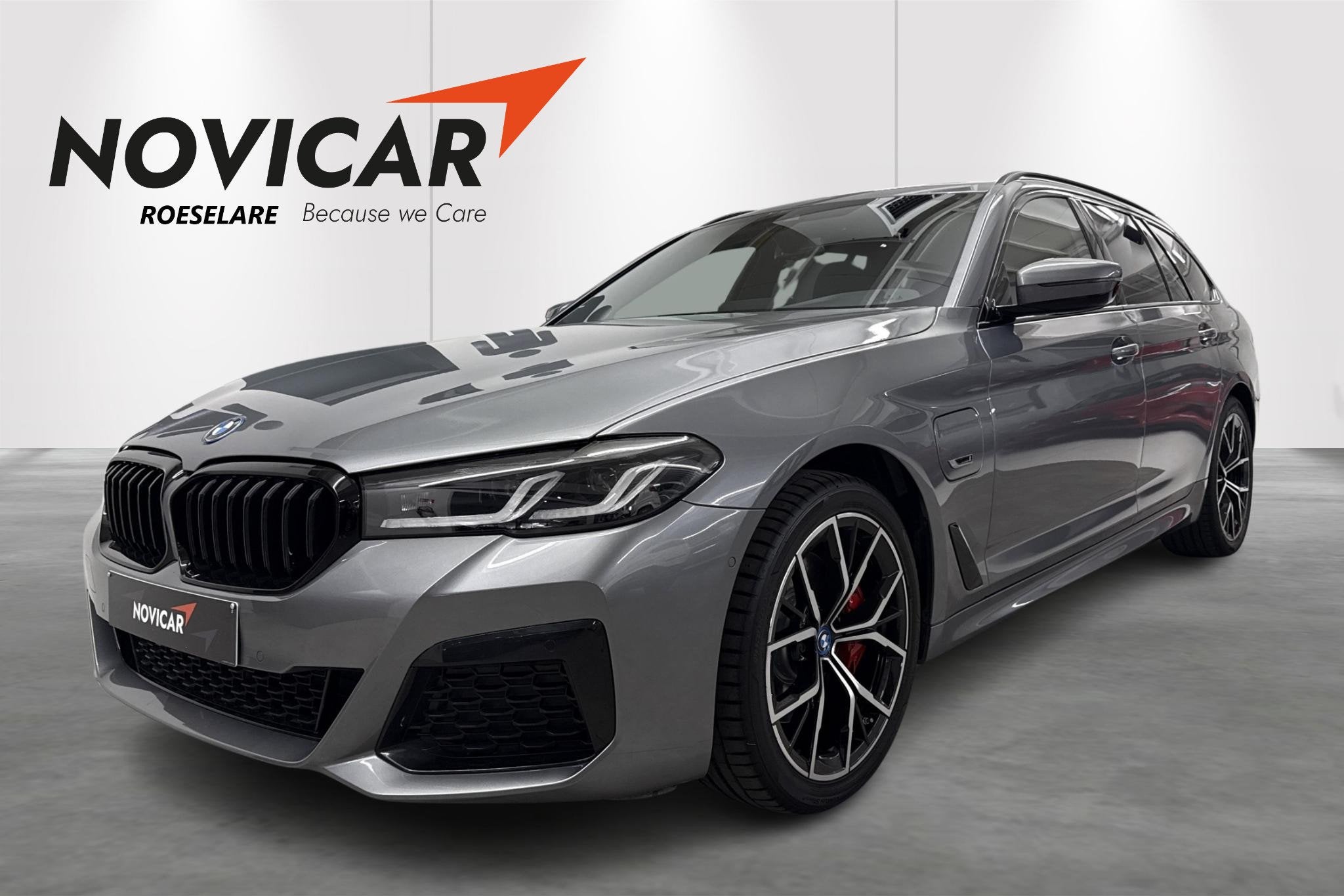 BMW 5 Serie Reeks Touring 530e 215kW xDrive Auto PANO, Autos, 12 kWh, 2000 kg, Hybride rechargeable, 5 portes