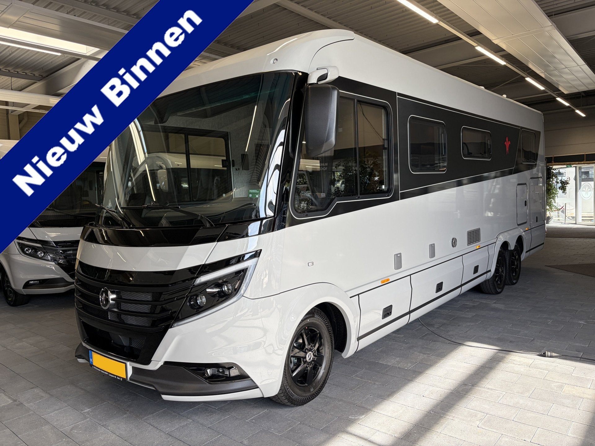 NIESMANN BISCHOFF ARTO 84e 170pk Aut Mercedes Hefbed, Niesmann+Bischoff, Galliersweg 39
5349AT  OSS, NL, Diesel, Tot en met 3