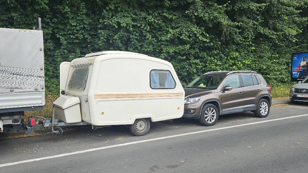 Caravane - 750 kg, Caravans en Kamperen, Caravans, Particulier, tot en met 2, 500 - 750 kg, Standaardzit, Predom, Dwarsbed, tot 4 meter