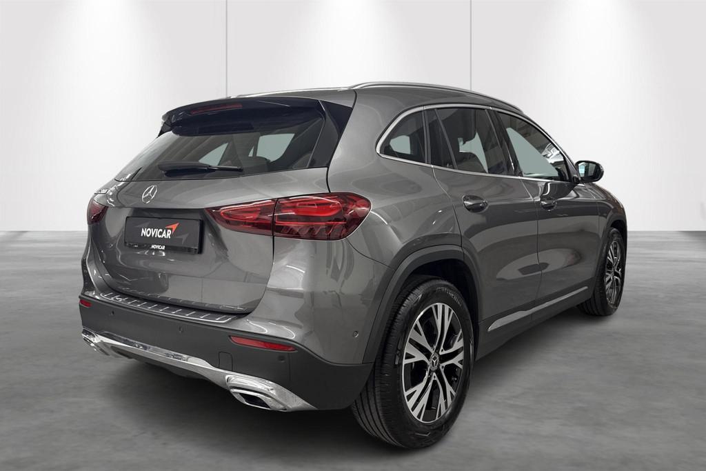 Mercedes-Benz GLA GLA 200 (automatique), Argent ou Gris, Achat, 1800 kg, 1485 kg