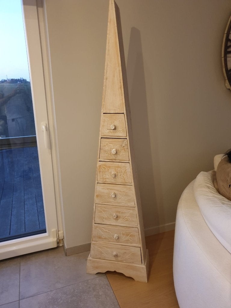 Meuble pyramidale (chiffonnier en pointe bois cérusé), Enlèvement