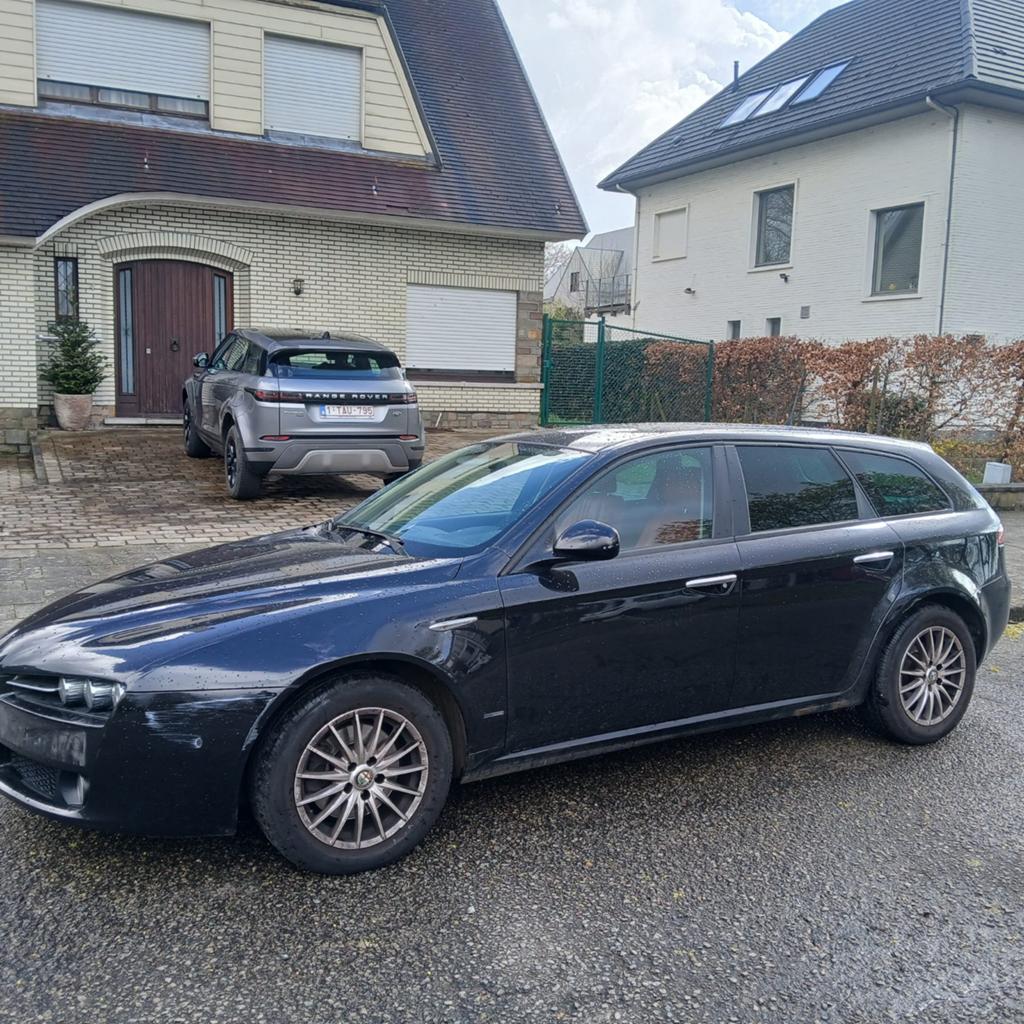 Alfa 159 1.9TD avec seulement 125 dkm en parfait état, Autos, Achat, Diesel, Particulier, Capteur de lumière