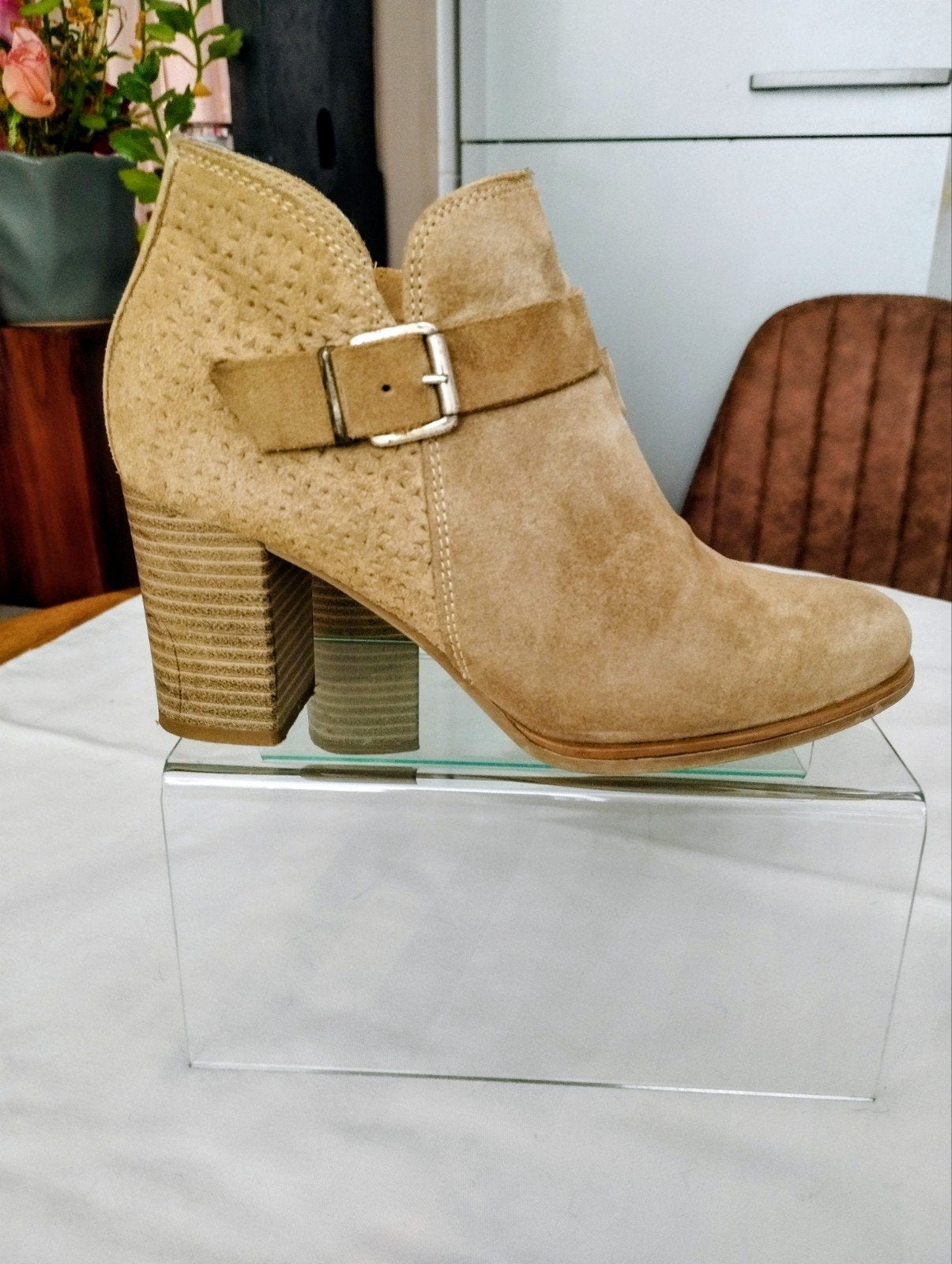 Bottillons ALEXANDRA en daim beige taille 36, Beige, Comme neuf, Enlèvement, Boots et Botinnes