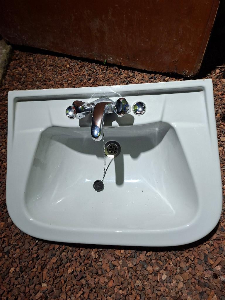 lavabo avec robinet, Enlèvement, Utilisé, Lavabo