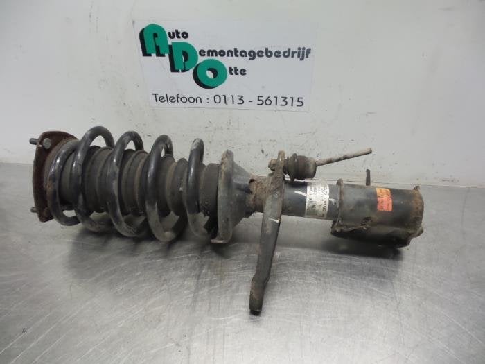 Schokdemperpoot links-voor van een Landrover Freelander, -, -, Ophalen of Verzenden, -