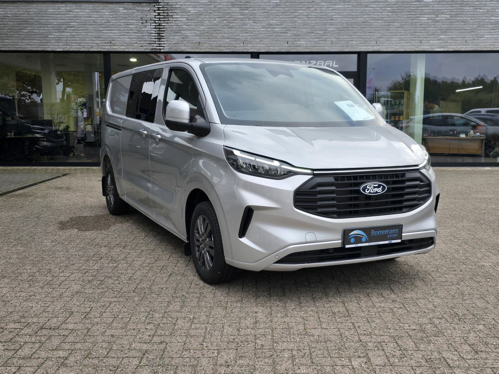 Ford Transit Custom DC 5 PL 2.0 D 170 pk LIMITED FULL OPTION, Auto's, 0 kg, 5 deurs, Ford, Zilver of Grijs