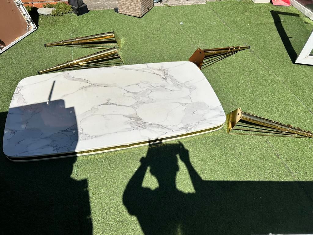 Table en marbre !, Enlèvement