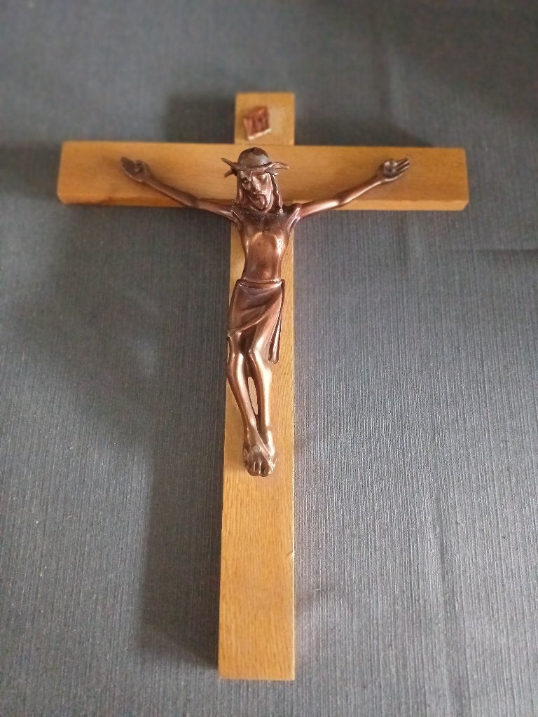 Houten wandkruis met koper corpus van Jezus Christus, Antiek en Kunst, Ophalen