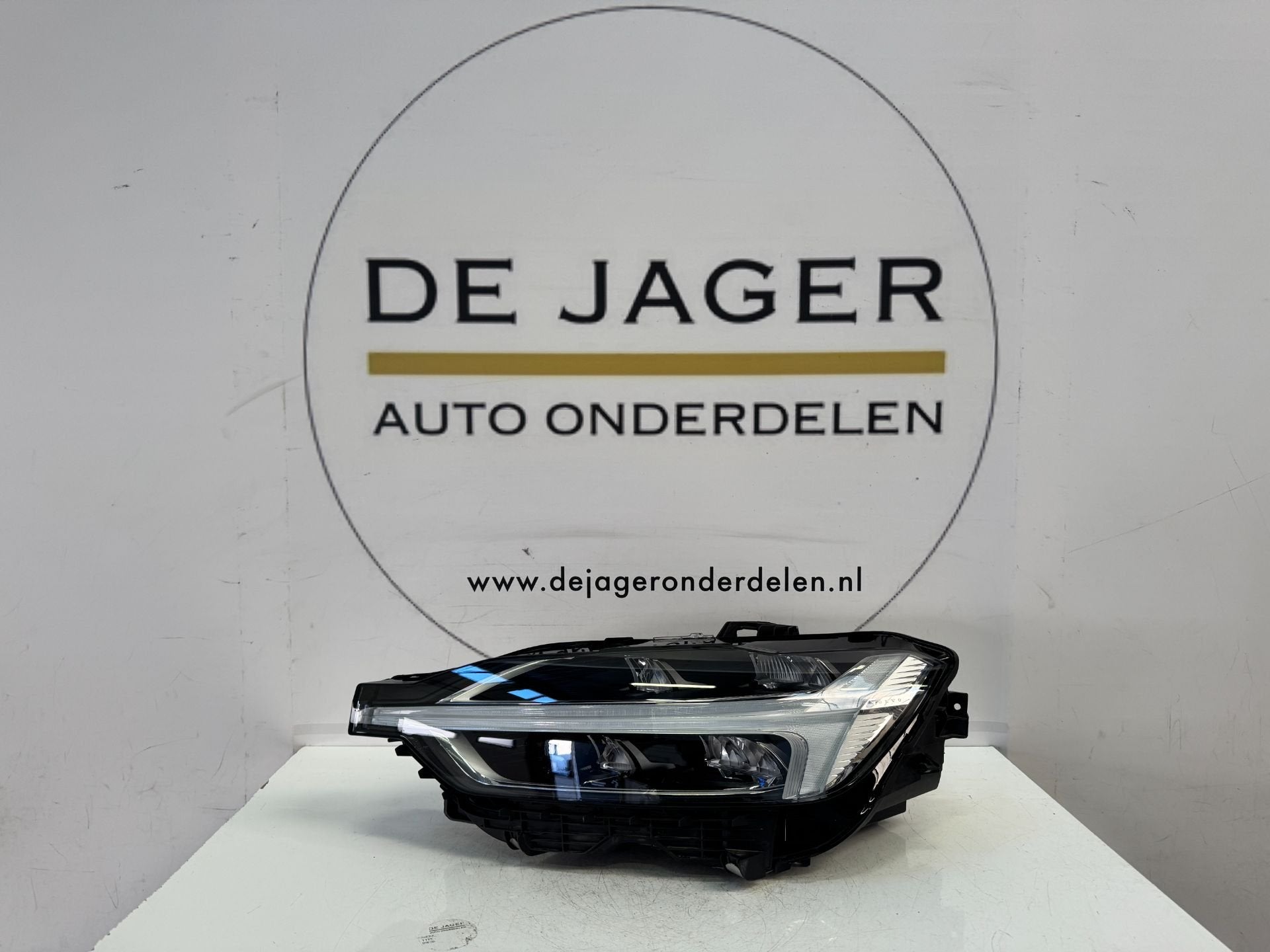 VOLVO XC60 2 VOL LED LHD KOPLAMP LINKS 31655229, Gebruikt, Gunnar Engellaus vag 8
405 31  Gothenburg, SE, Info@volvocars.com, Volvo