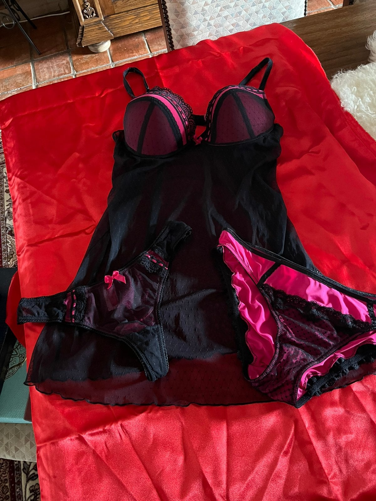 Babydoll et 2 slips assortis sont encore neufs, Vêtements | Femmes, Sous-vêtements & Lingerie, Enlèvement ou Envoi, Noir, Body ou Corset