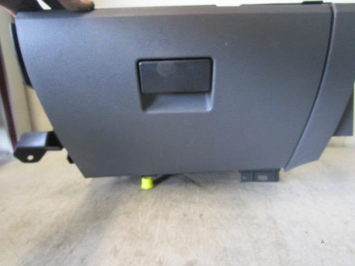 Boîte à gants d'un Ford C-Max (C-Max 04-), -, -, -, Enlèvement ou Envoi