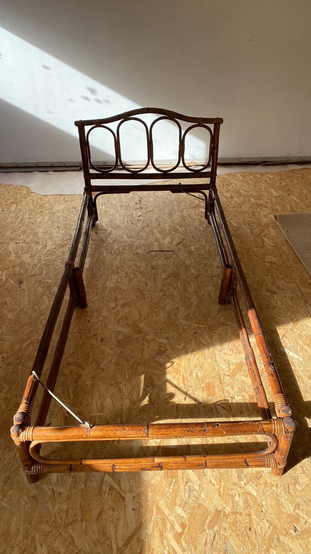 Bed Rotan, Ophalen, Gebruikt