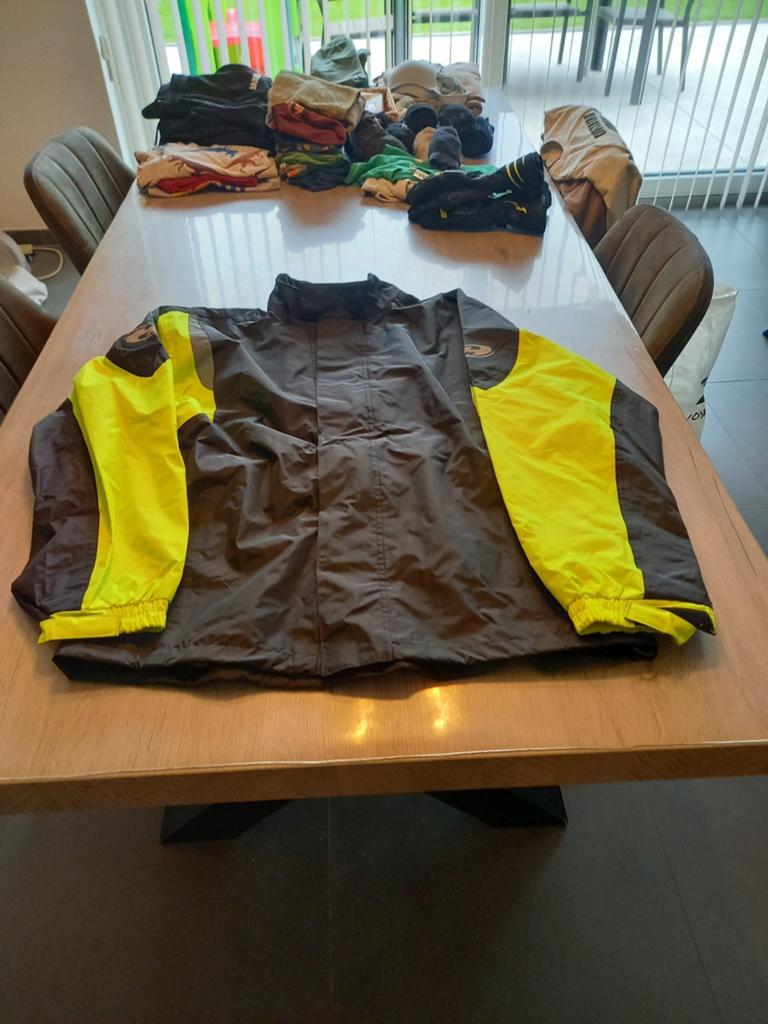 Regenpak, Motoren, Ophalen