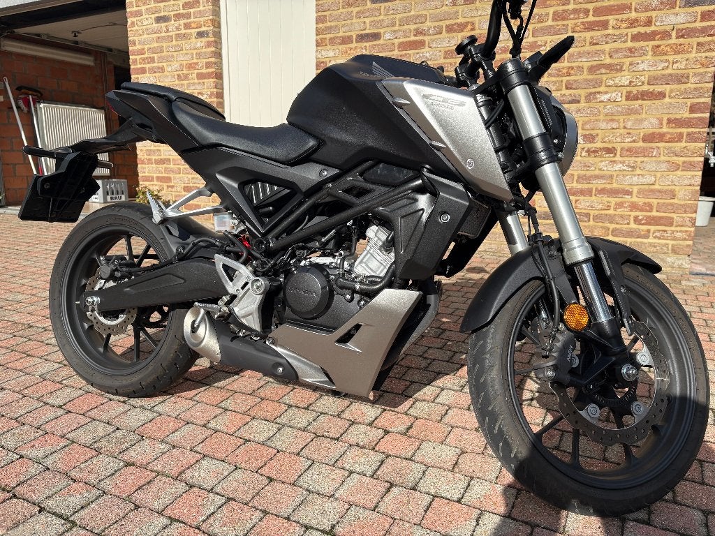 Honda CB125R ABS| ZWART| Slechts 7.500 km | Zeer nette staat, Ophalen, 1 cilinder, 11 kW of minder